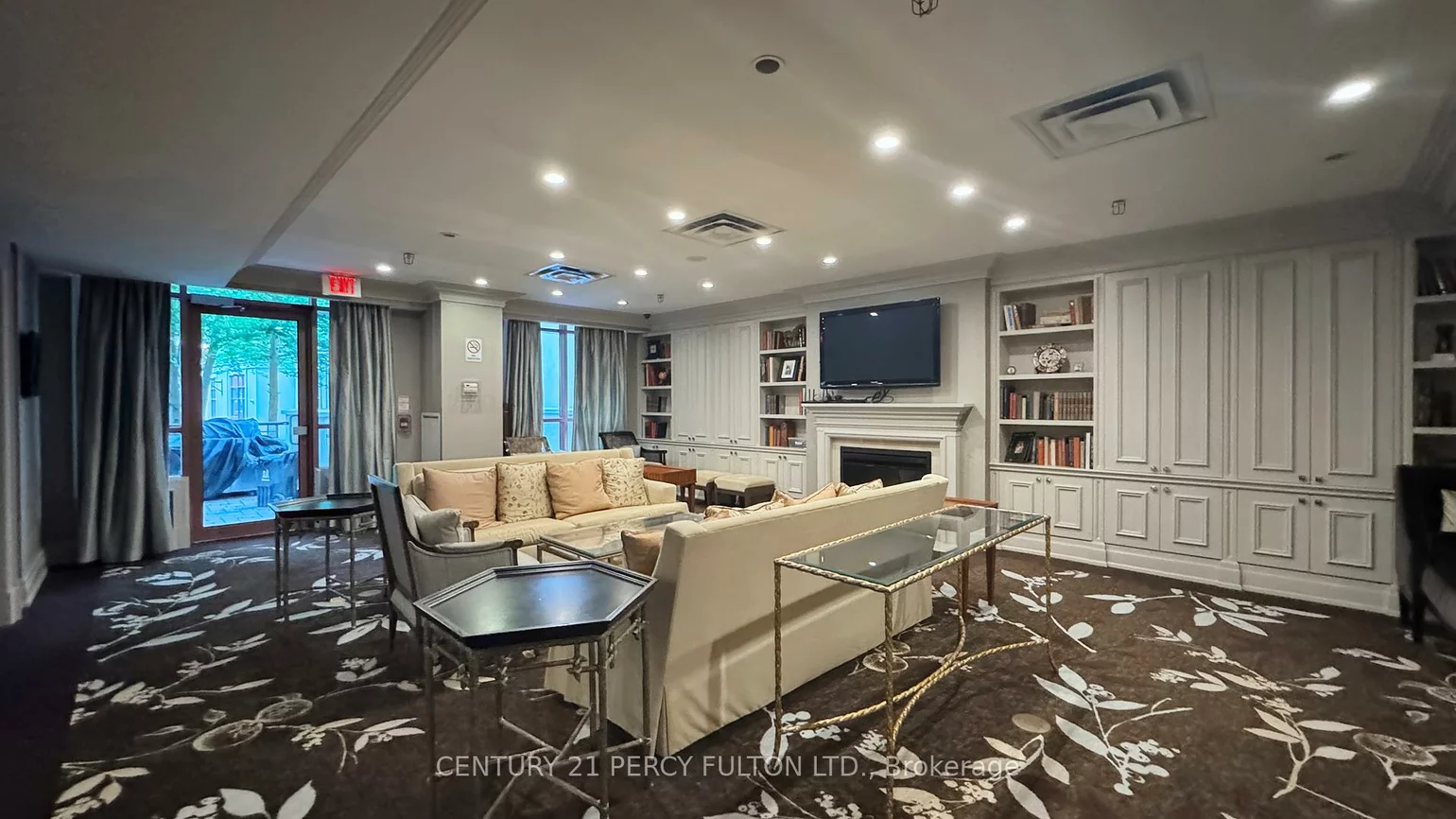 23, Rean, Bayview Village, Toronto