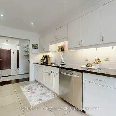 23, Rean, Bayview Village, Toronto