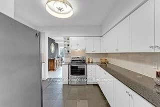 210, Victoria, Church-Yonge Corridor, Toronto