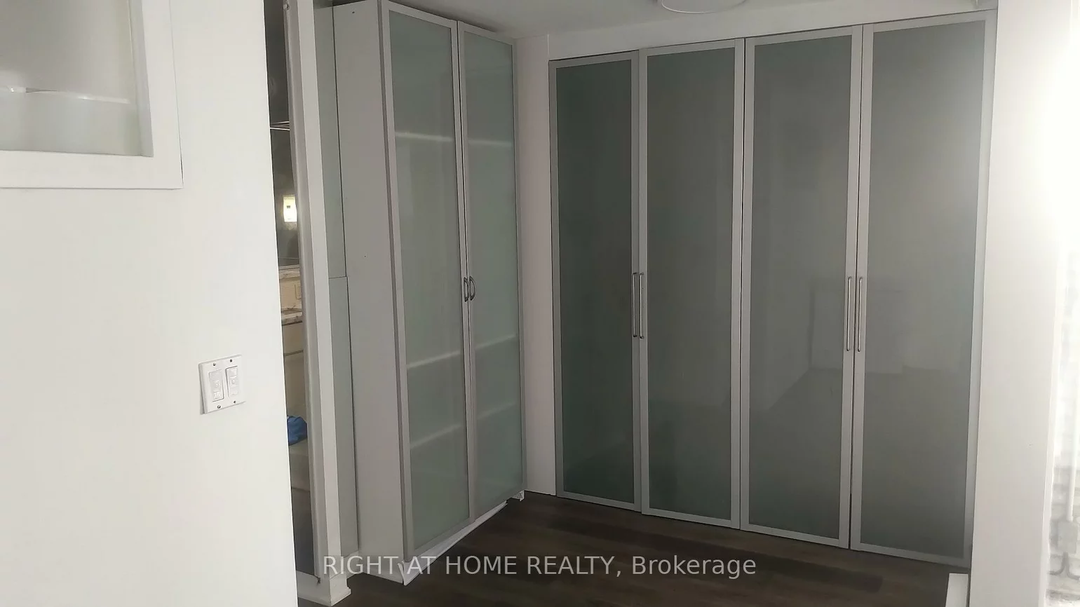 33, Harbour, Waterfront Communities C1, Toronto