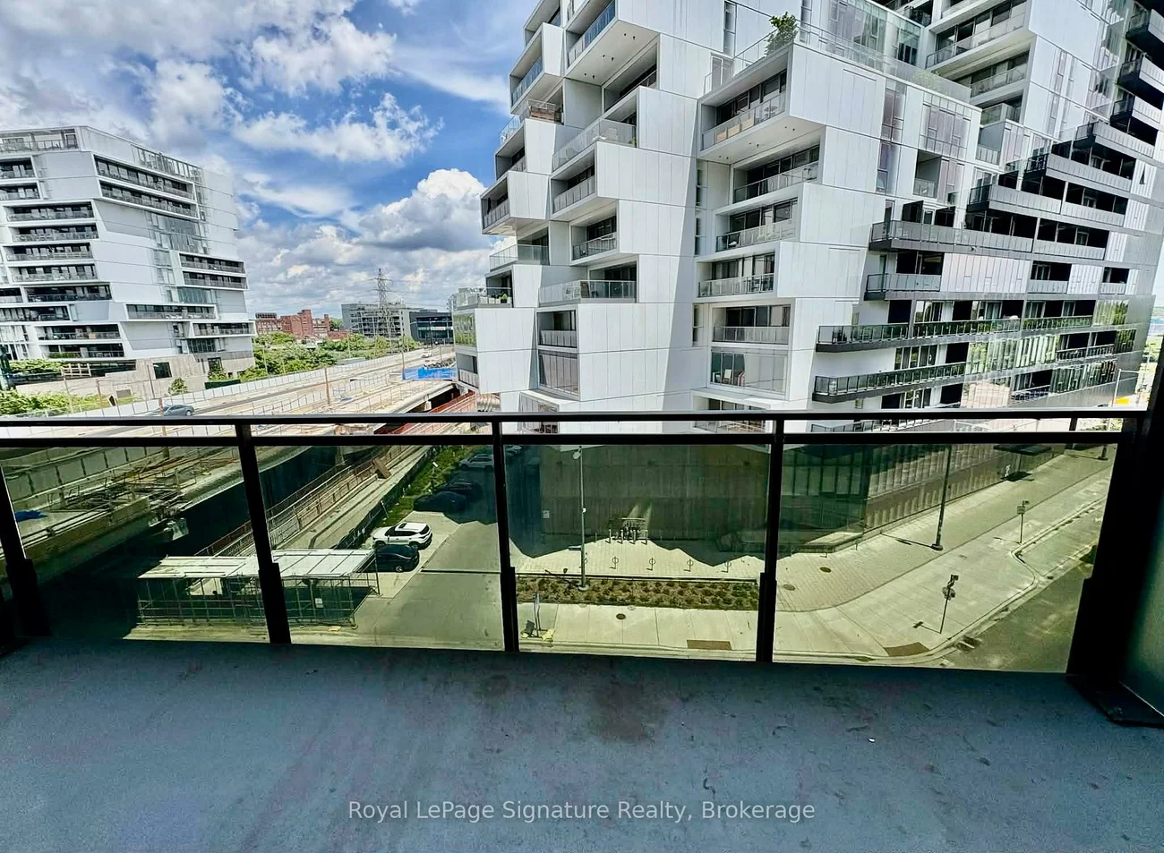 21, Lawren Harris, Waterfront Communities C8, Toronto