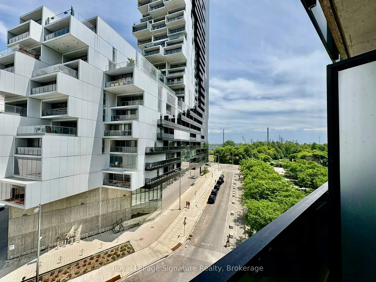 21, Lawren Harris, Waterfront Communities C8, Toronto