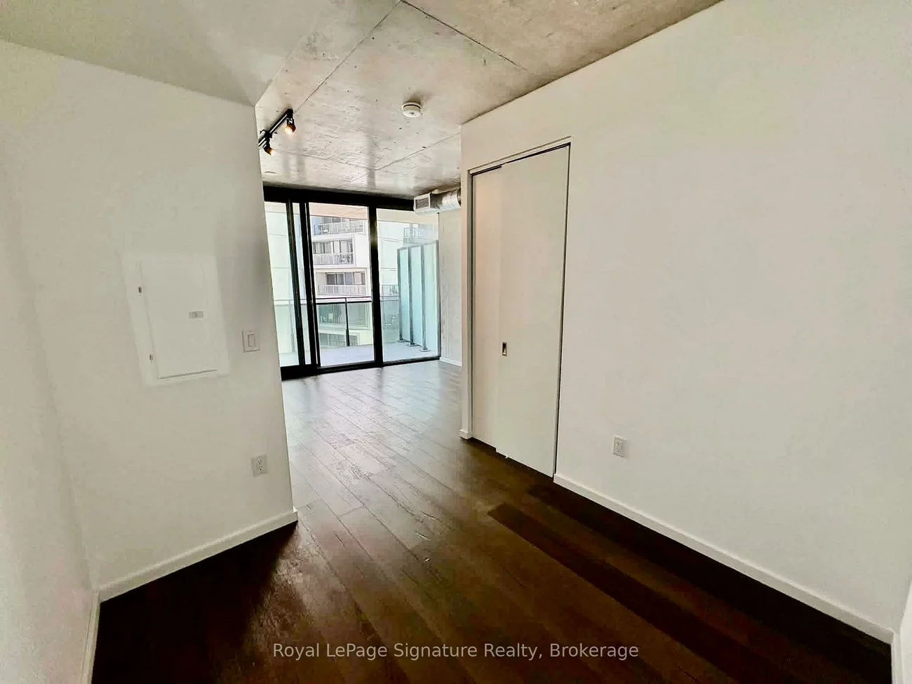 21, Lawren Harris, Waterfront Communities C8, Toronto