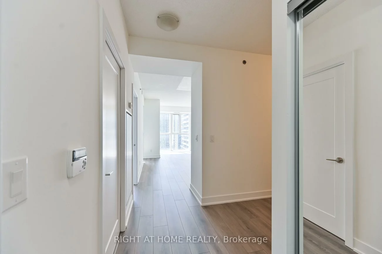 318, Richmond, Waterfront Communities C1, Toronto