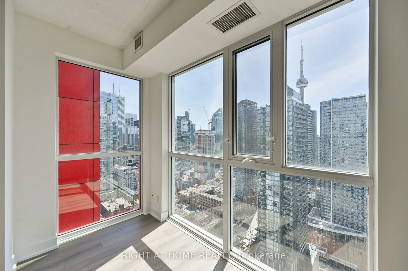 318, Richmond, Waterfront Communities C1, Toronto