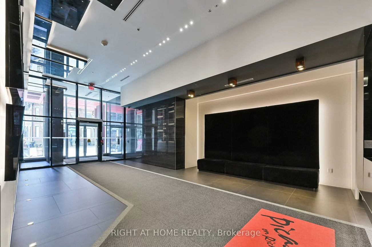 318, Richmond, Waterfront Communities C1, Toronto