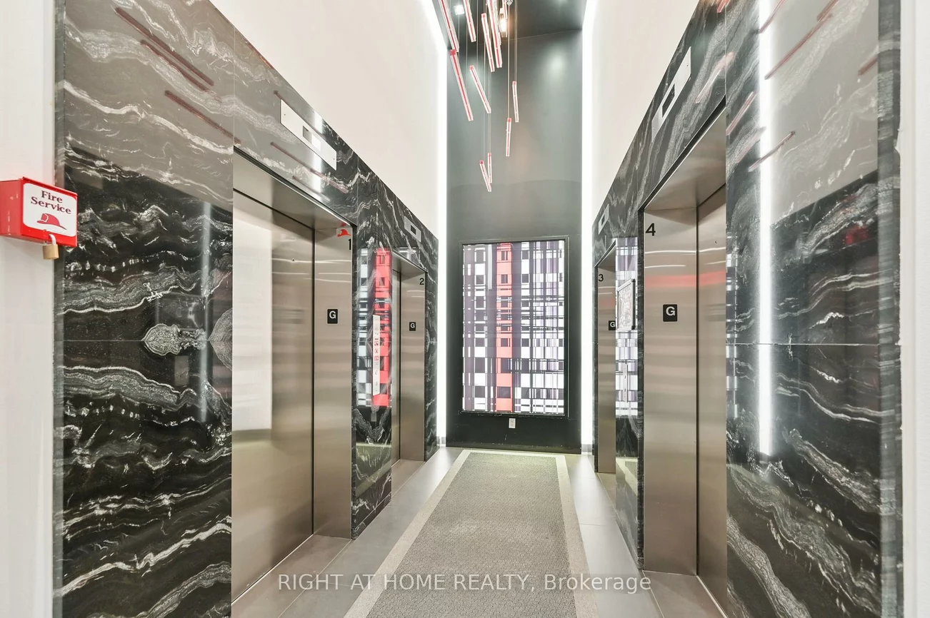 318, Richmond, Waterfront Communities C1, Toronto