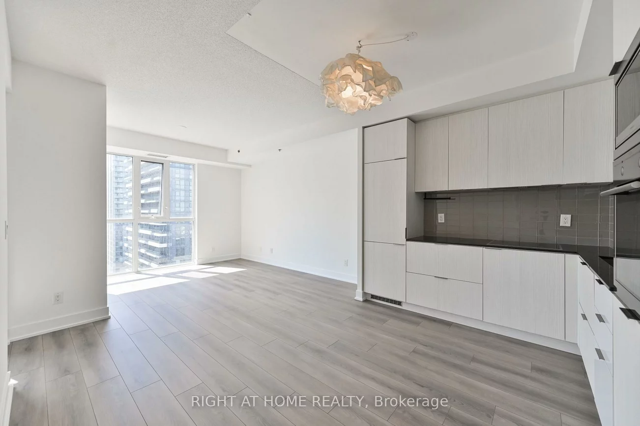 318, Richmond, Waterfront Communities C1, Toronto