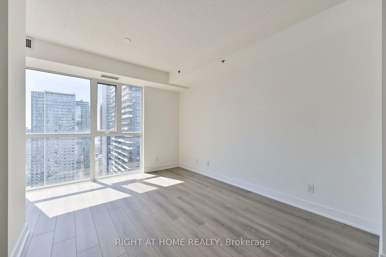 318, Richmond, Waterfront Communities C1, Toronto