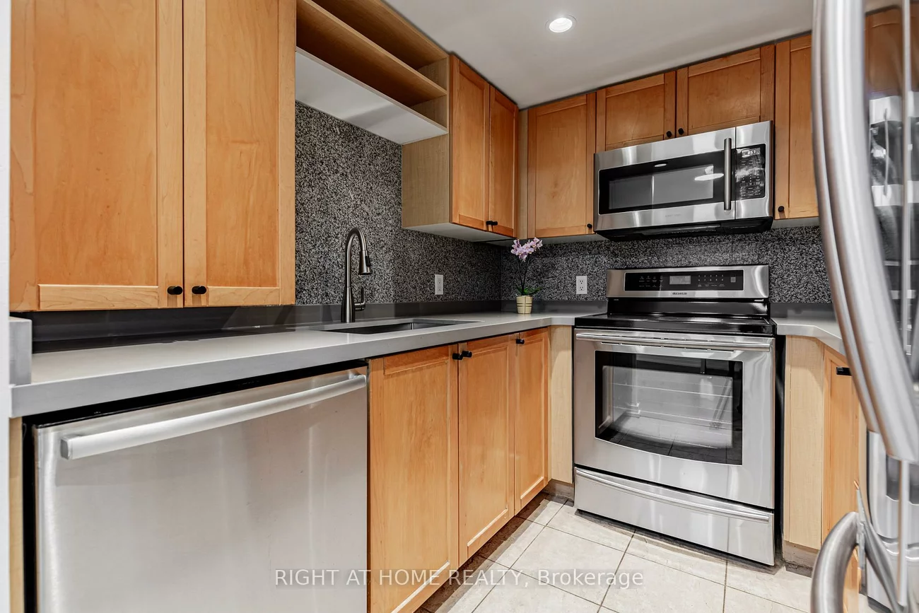 8, Park, Annex, Toronto