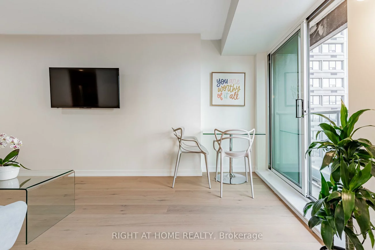 8, Park, Annex, Toronto