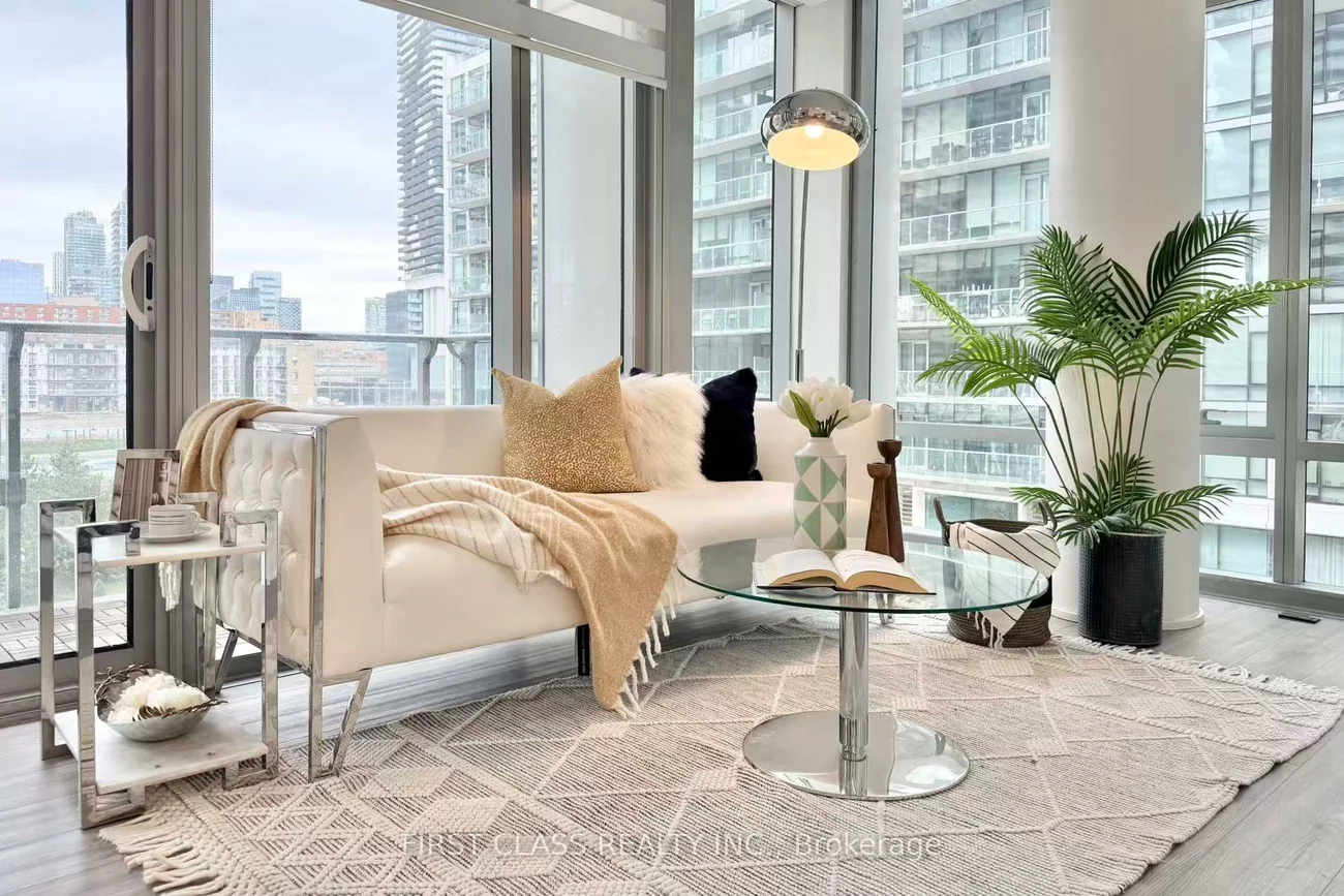 39, Queens, Waterfront Communities C1, Toronto