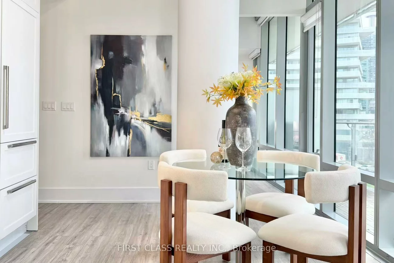 39, Queens, Waterfront Communities C1, Toronto