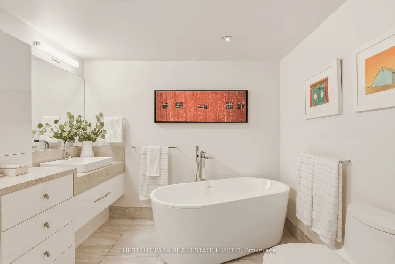 40, Oaklands, Yonge-St. Clair, Toronto