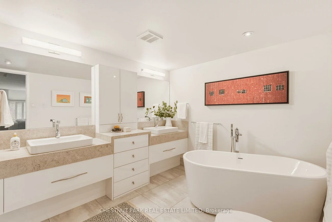 40, Oaklands, Yonge-St. Clair, Toronto