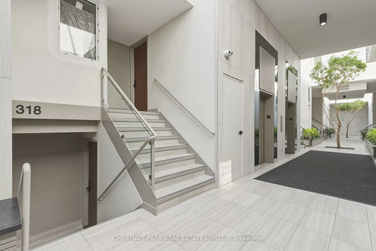 40, Oaklands, Yonge-St. Clair, Toronto