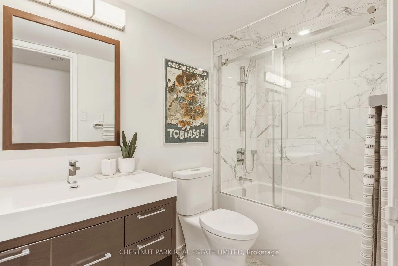 40, Oaklands, Yonge-St. Clair, Toronto