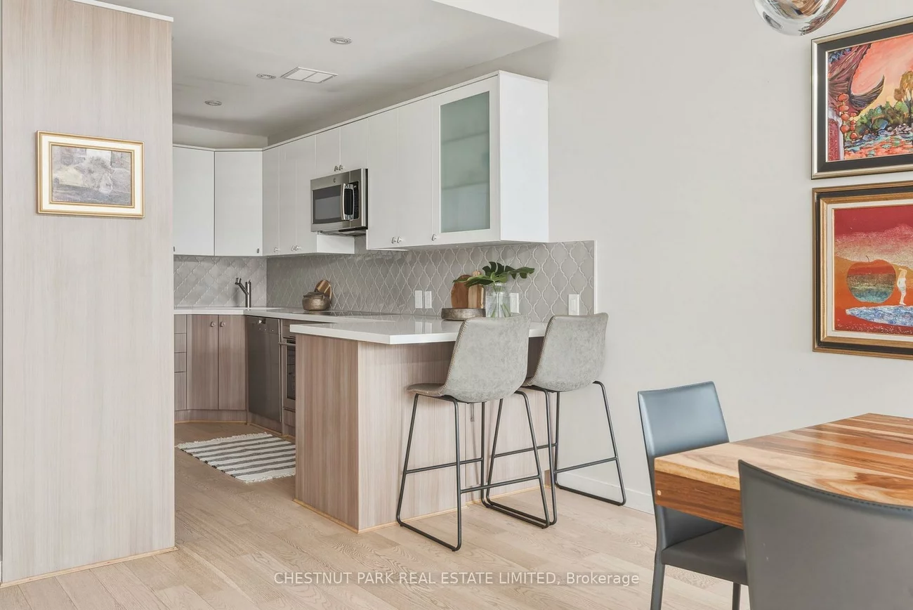 40, Oaklands, Yonge-St. Clair, Toronto