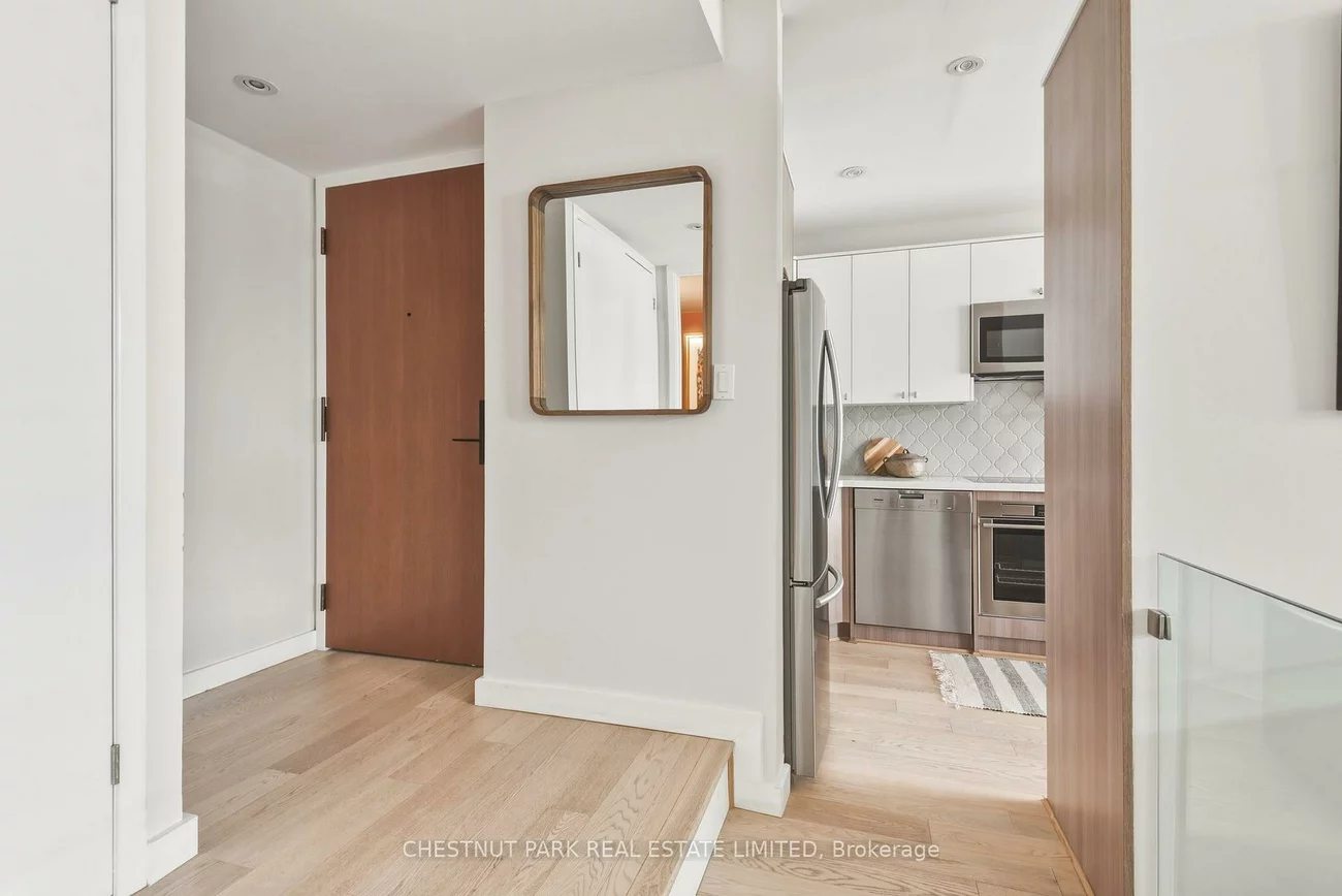 40, Oaklands, Yonge-St. Clair, Toronto