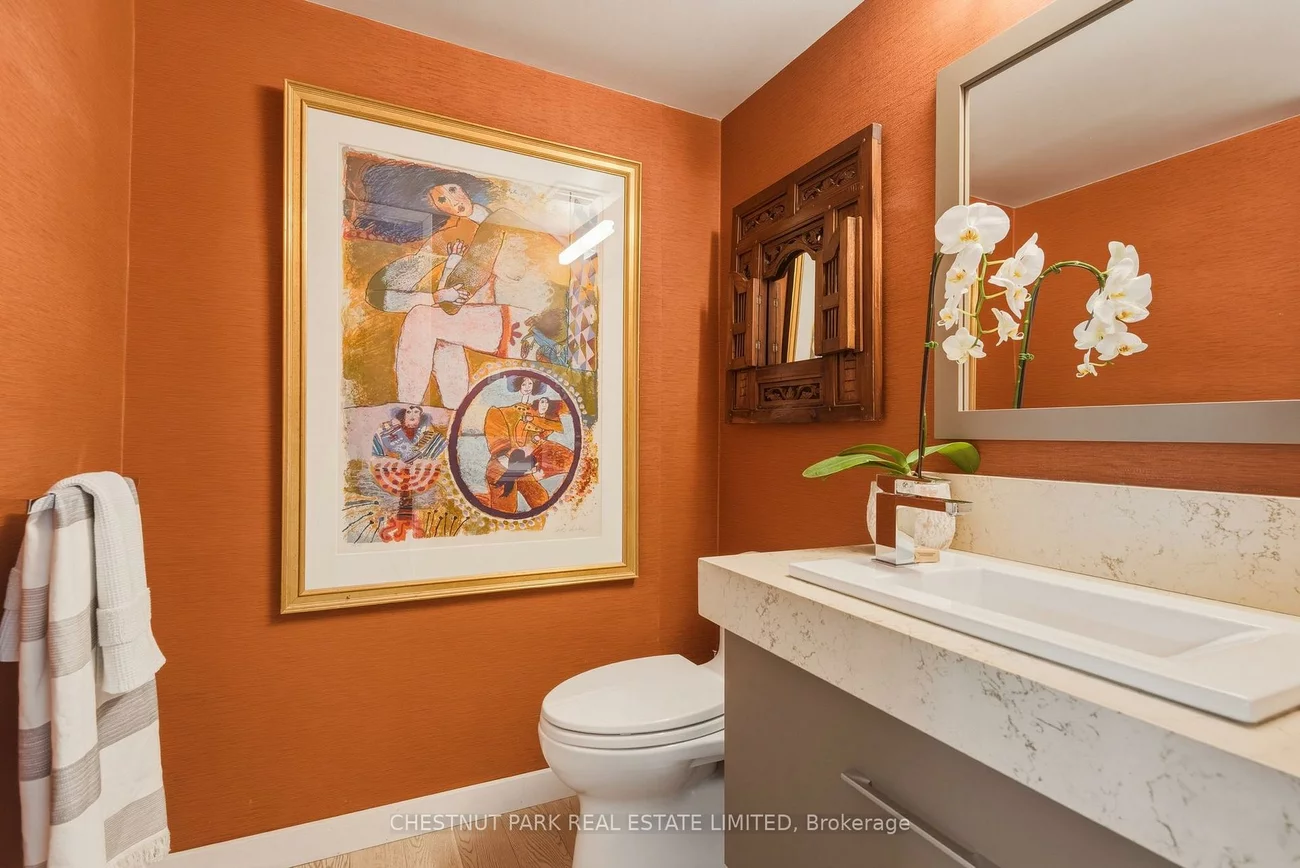 40, Oaklands, Yonge-St. Clair, Toronto