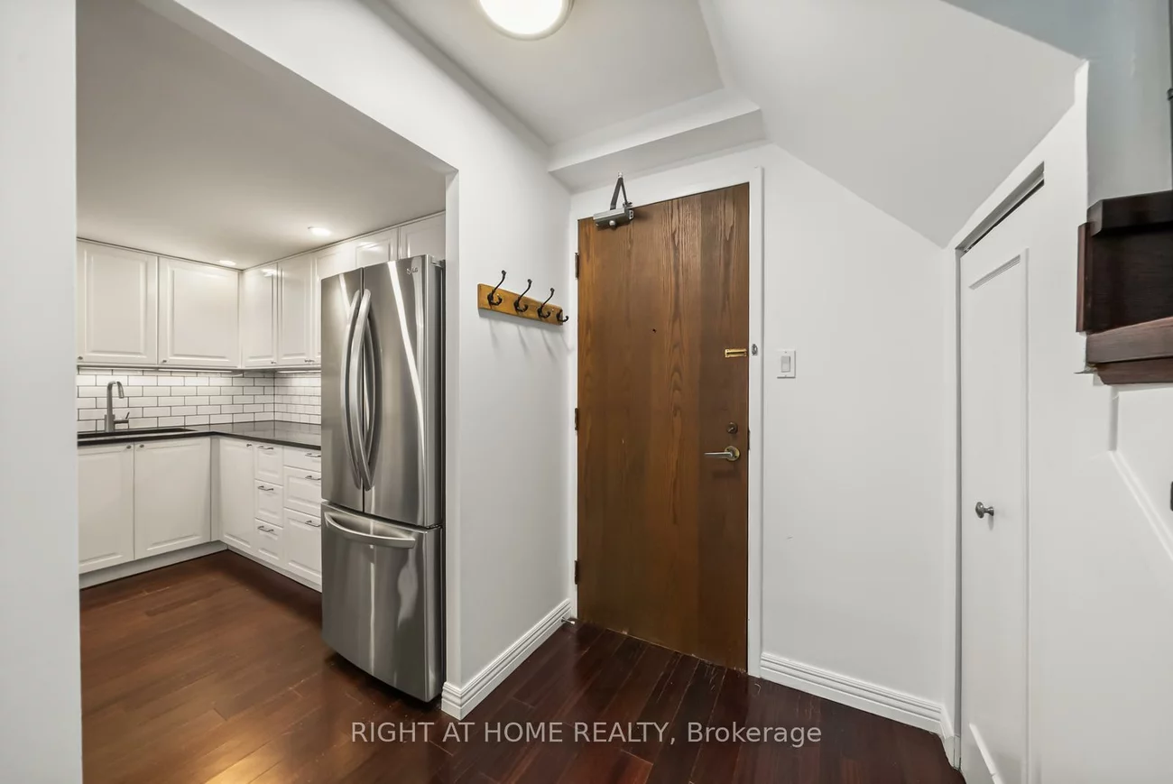 19, Dundonald, Church-Yonge Corridor, Toronto