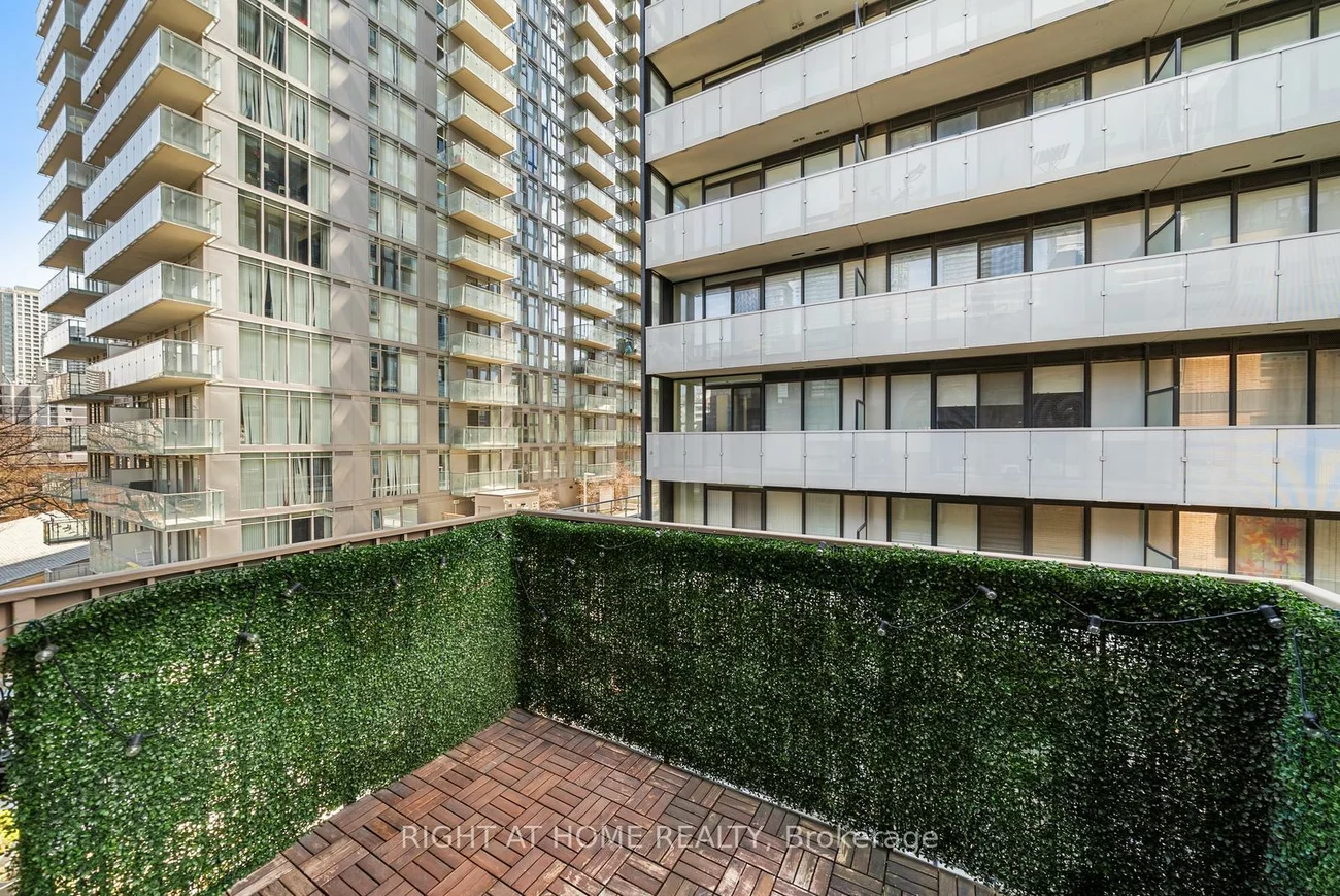 19, Dundonald, Church-Yonge Corridor, Toronto