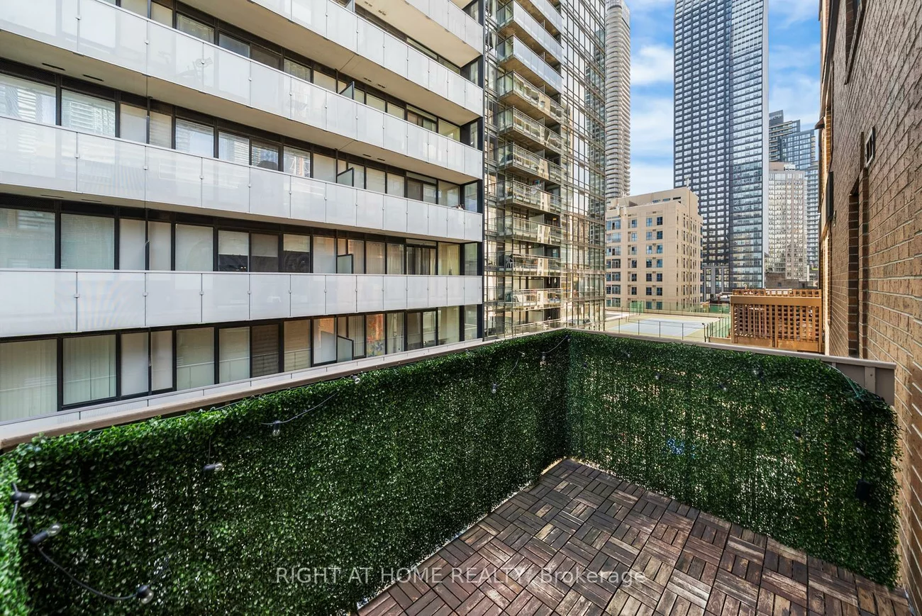 19, Dundonald, Church-Yonge Corridor, Toronto