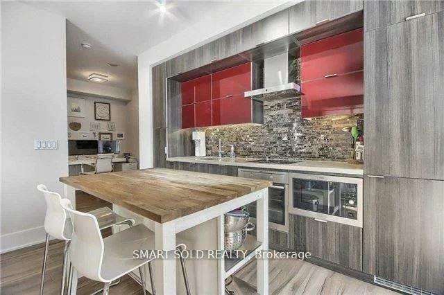 300, Front, Waterfront Communities C1, Toronto