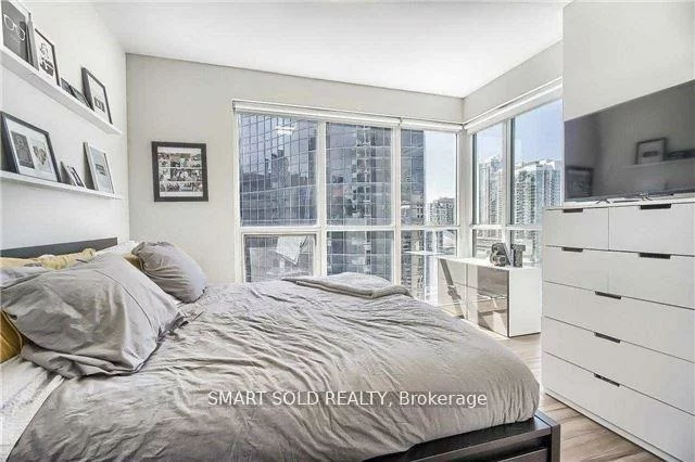 300, Front, Waterfront Communities C1, Toronto
