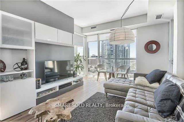 300, Front, Waterfront Communities C1, Toronto