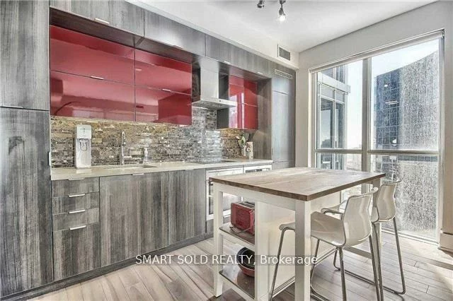 300, Front, Waterfront Communities C1, Toronto