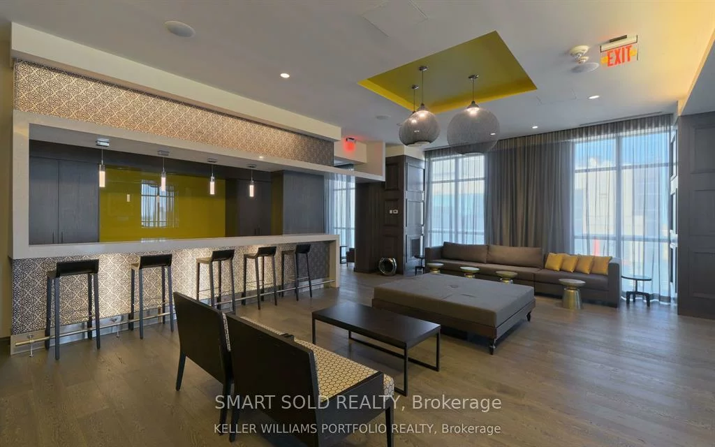 300, Front, Waterfront Communities C1, Toronto