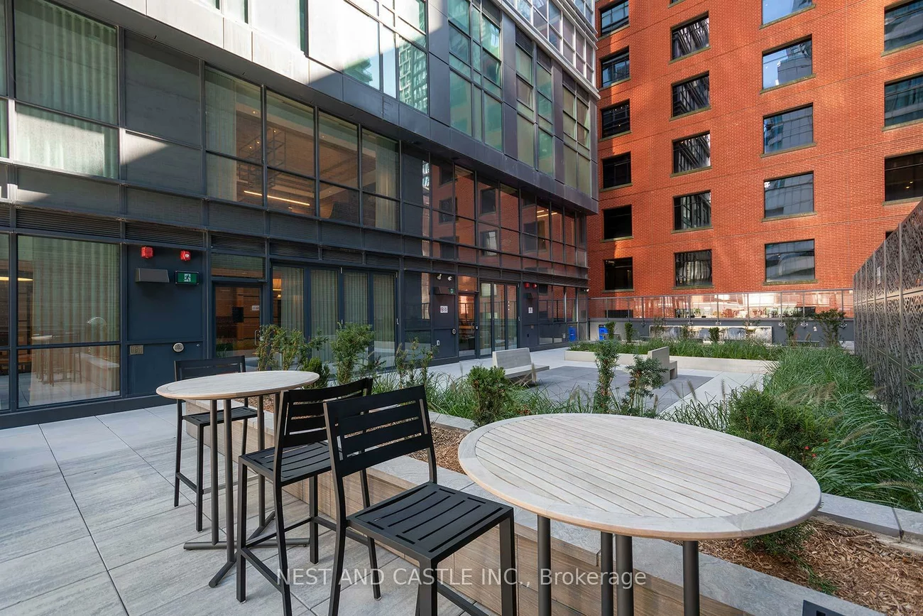 327, King, Waterfront Communities C1, Toronto