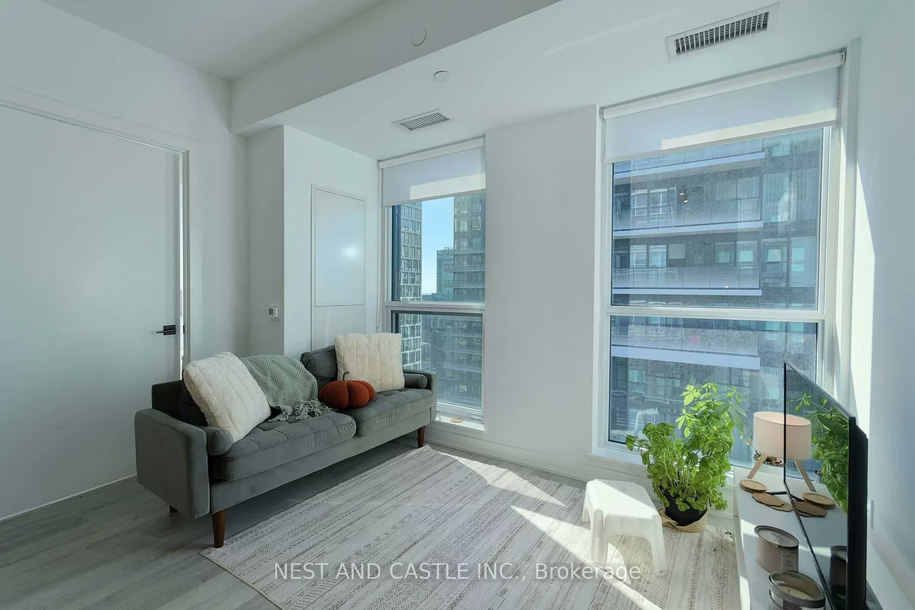 327, King, Waterfront Communities C1, Toronto