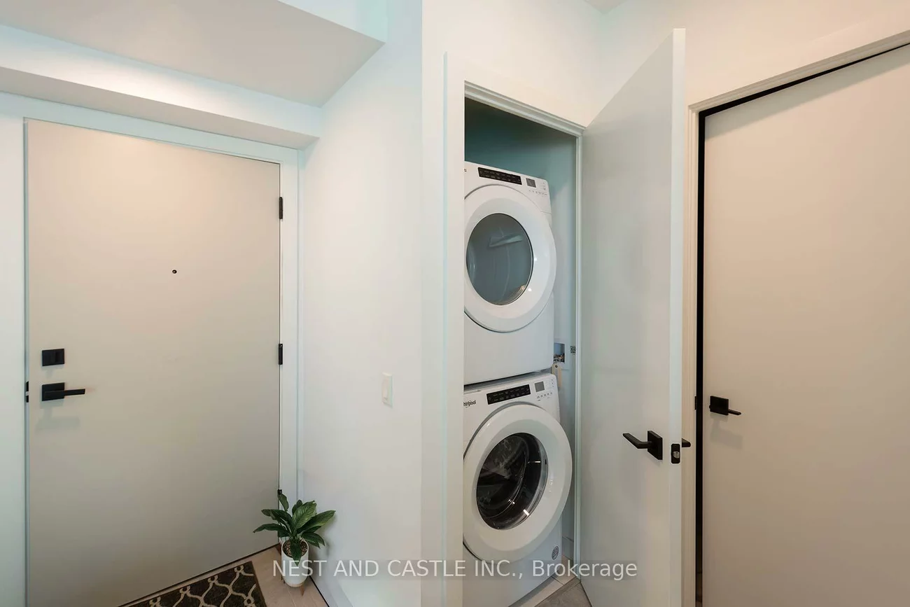 327, King, Waterfront Communities C1, Toronto