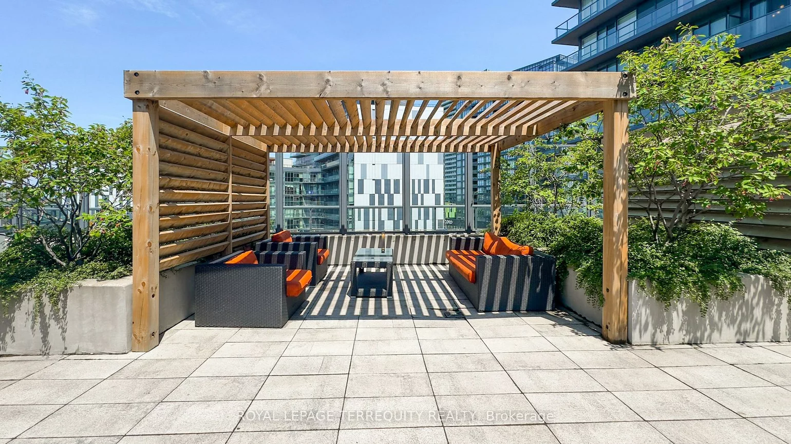 20, Bruyeres, Niagara, Toronto