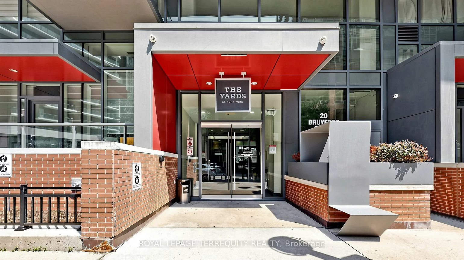 20, Bruyeres, Niagara, Toronto