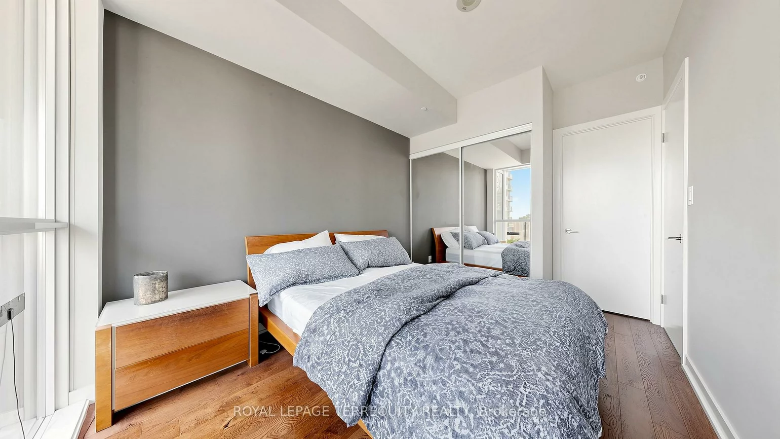 20, Bruyeres, Niagara, Toronto