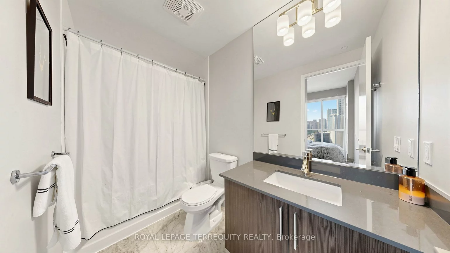 20, Bruyeres, Niagara, Toronto