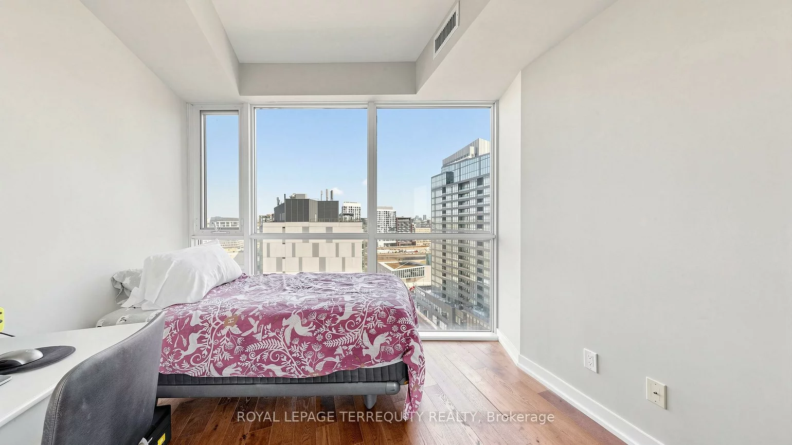 20, Bruyeres, Niagara, Toronto