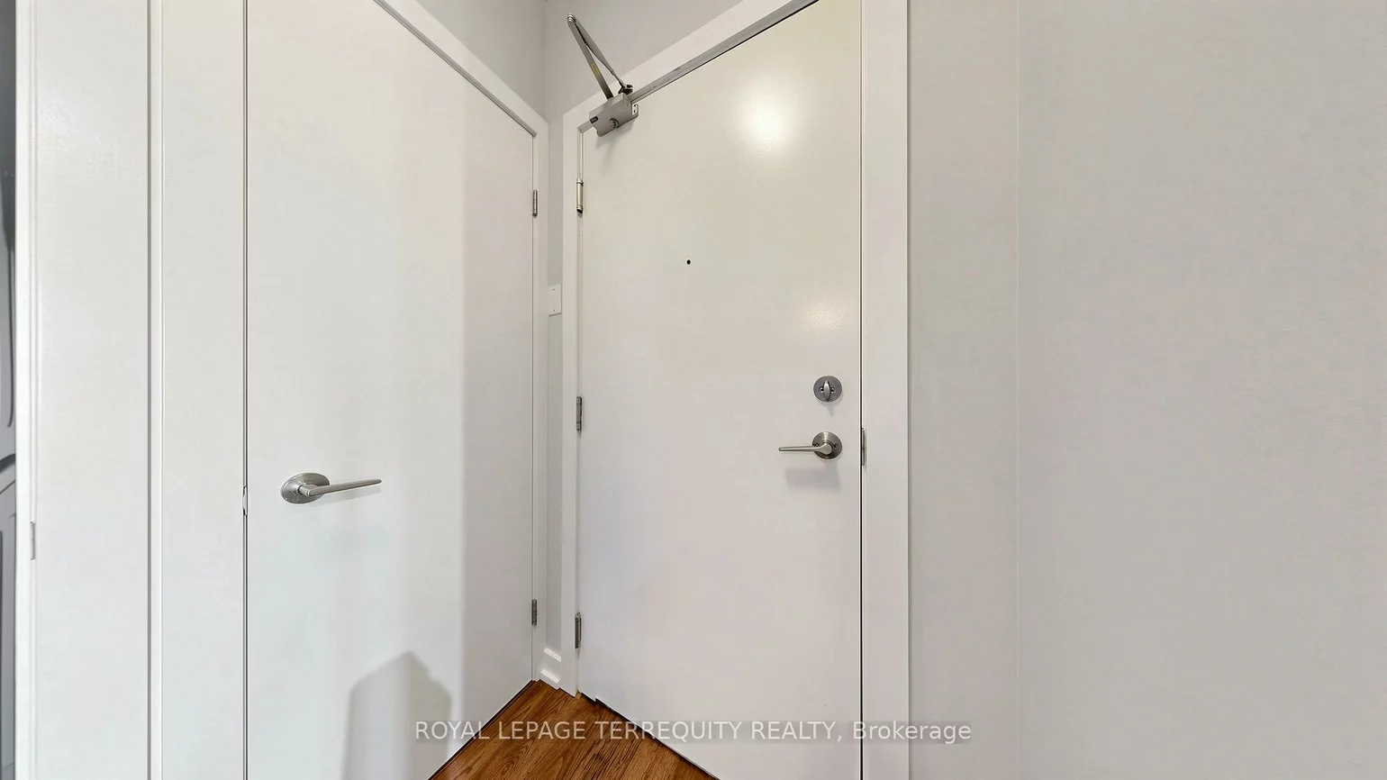 20, Bruyeres, Niagara, Toronto