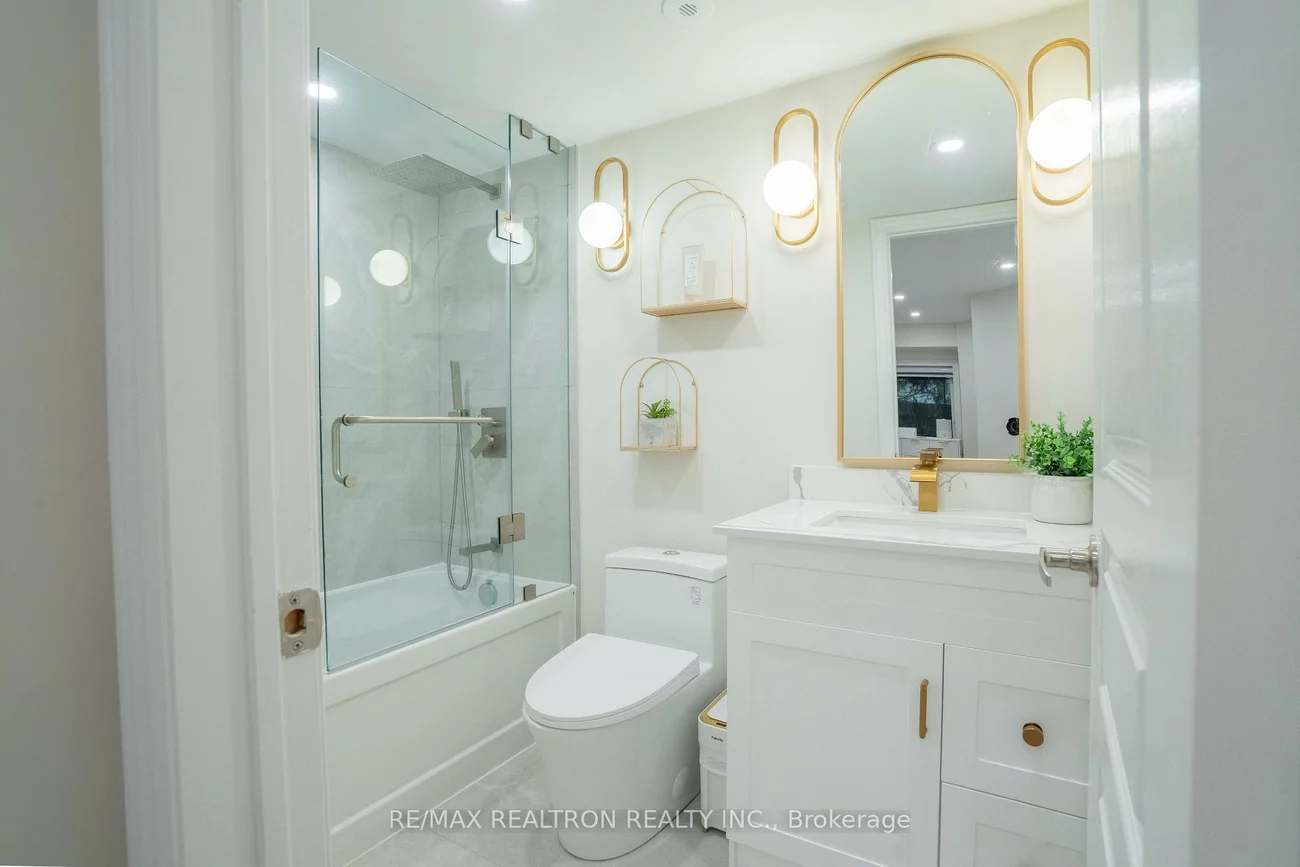 70, Byng, Willowdale East, Toronto