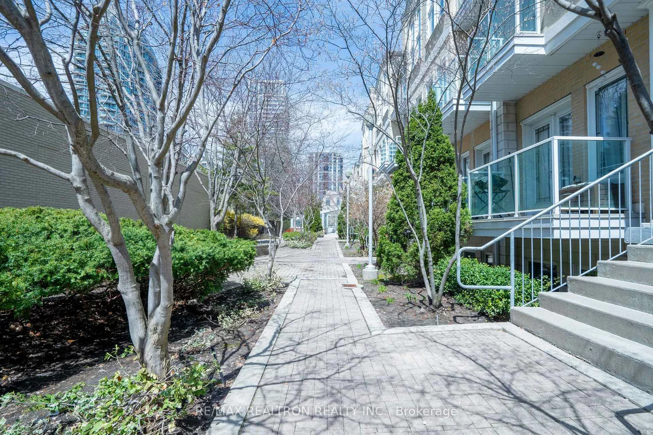 70, Byng, Willowdale East, Toronto