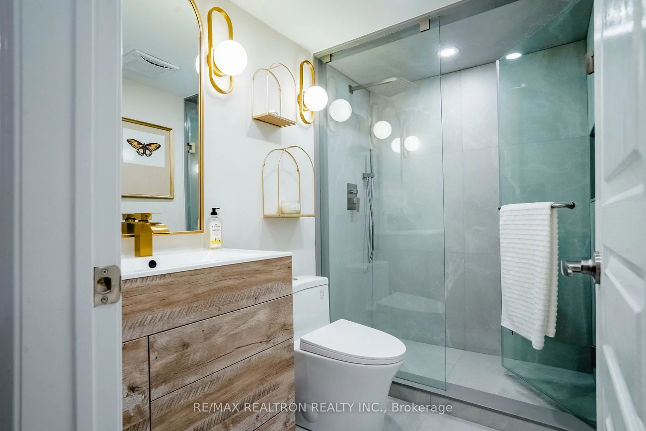 70, Byng, Willowdale East, Toronto