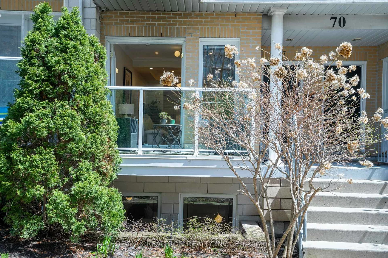 70, Byng, Willowdale East, Toronto