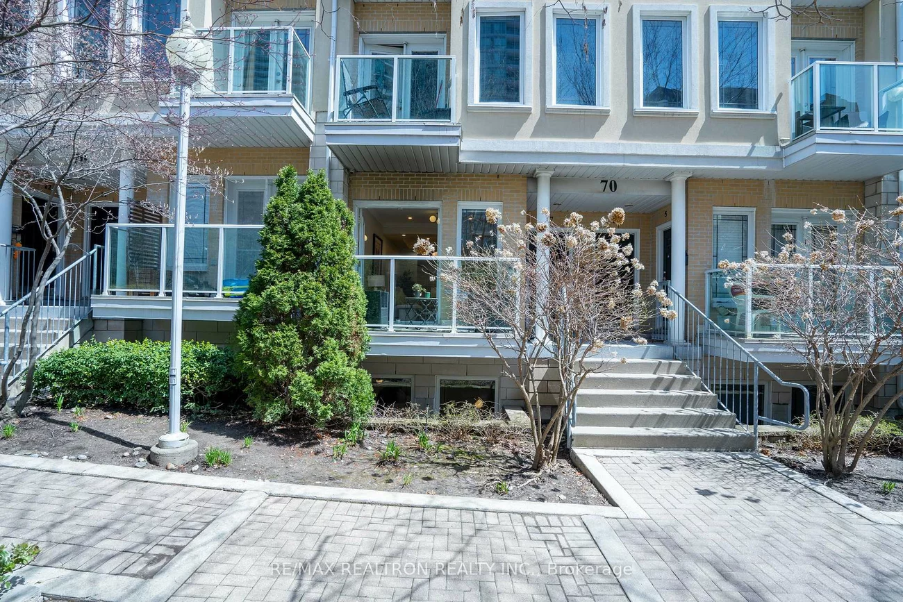 70, Byng, Willowdale East, Toronto