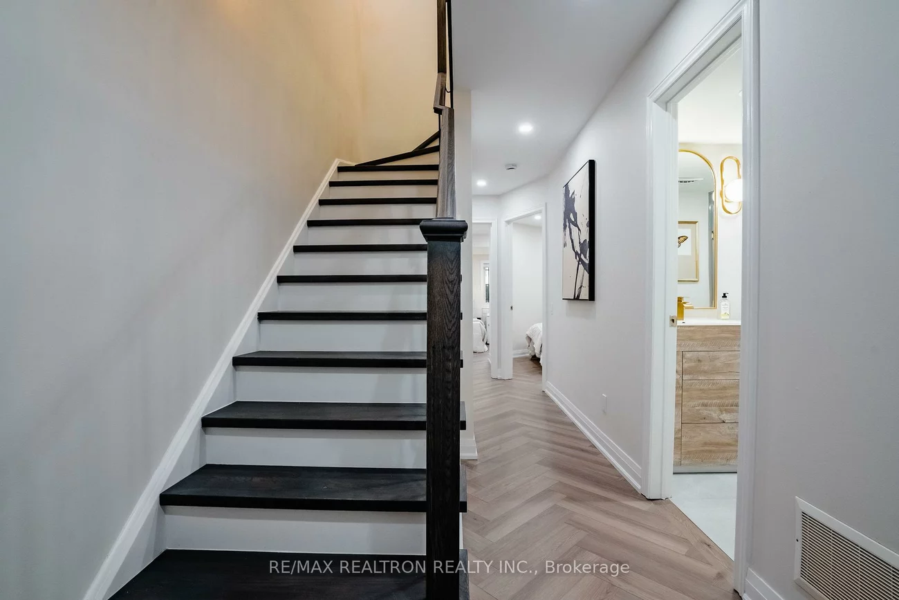 70, Byng, Willowdale East, Toronto