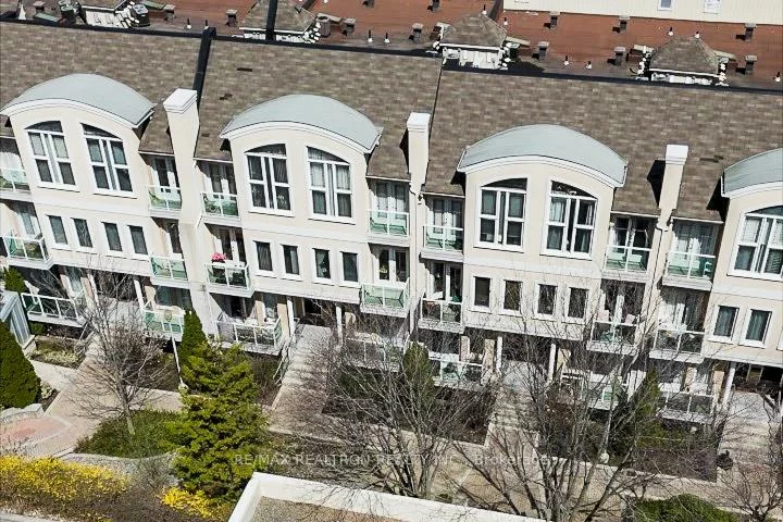 70, Byng, Willowdale East, Toronto