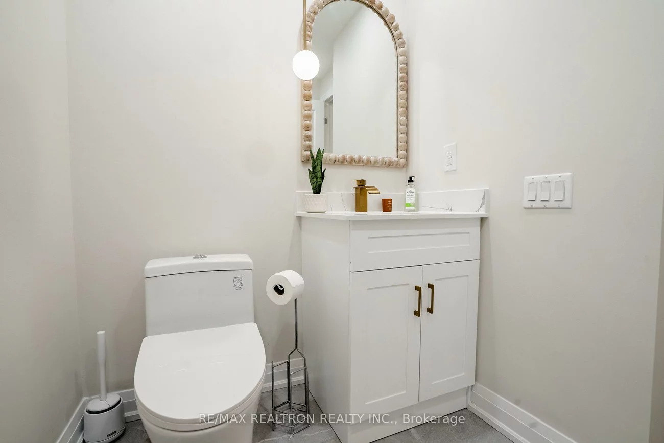 70, Byng, Willowdale East, Toronto