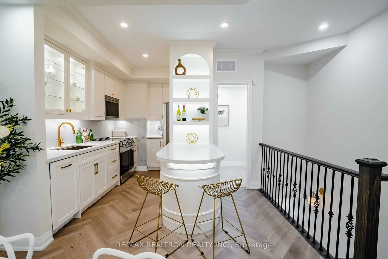 70, Byng, Willowdale East, Toronto